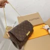 POCHETTE L.V MONOGRAM – Image 2